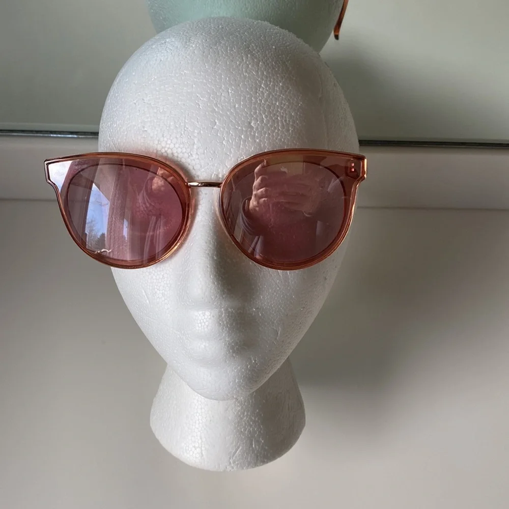 2 FUN Tinted Sunglasses & Case: KISS LIP Shape Wire Frame & Large Plastic Frame - Picture 6 of 10